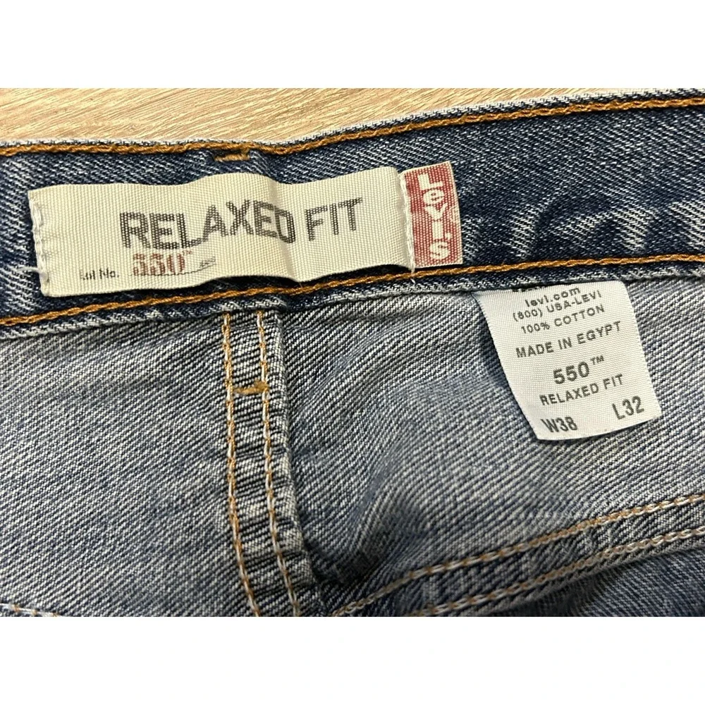 Levis 550 Relaxed‎ Fit Jeans Men's 38 x 31 Actual Faded Light Wash